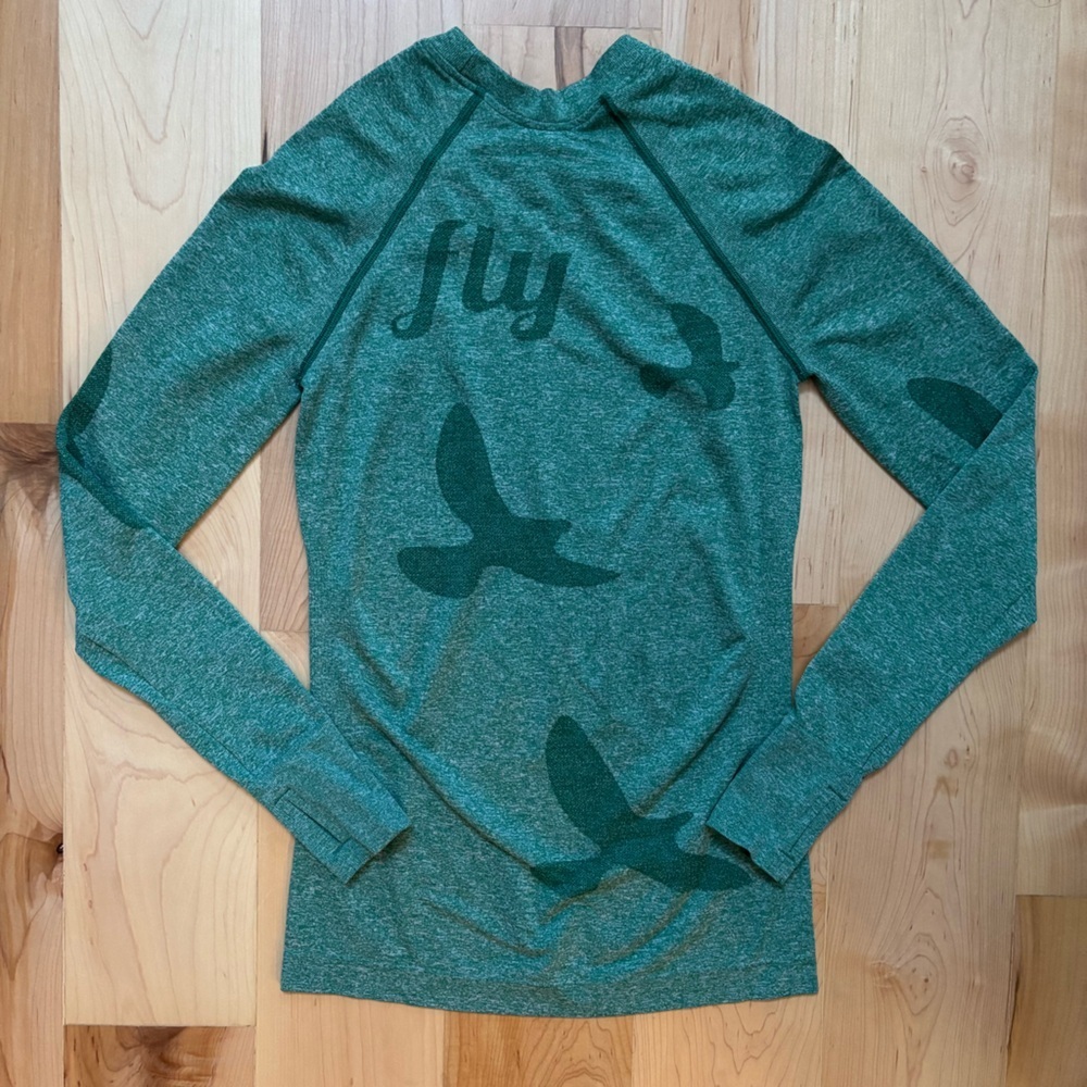Oiselle Flyte Long Sleeve Seamless Active Shirt w/Thumbholes in Shelly Green - Picture 3 of 9